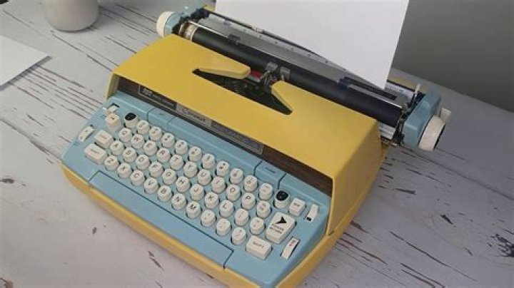 Were typewriters used in the 1970s?