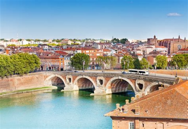 What's toulouse famous for?