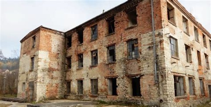 What did oskar schindler's factory make?