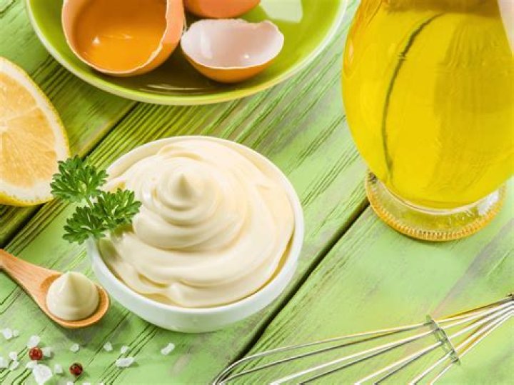 What eggs are safe to eat raw?
