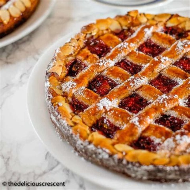 What is a linzer tart?