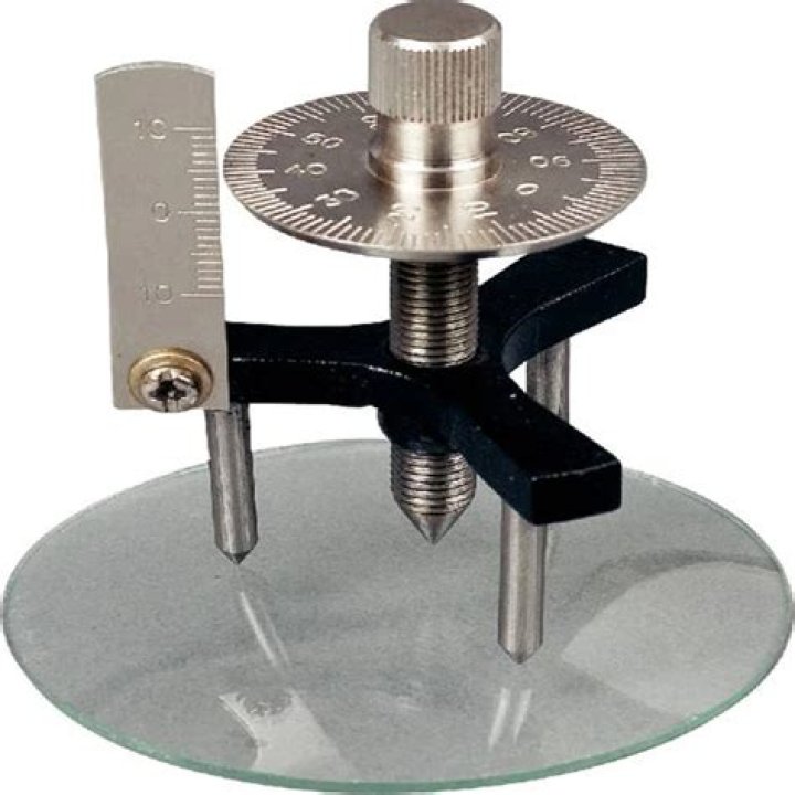 What is a spherometer?