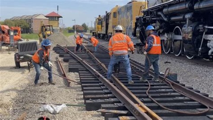 What is a trackwork engineer?
