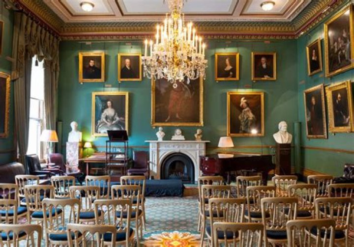 What is the garrick club?
