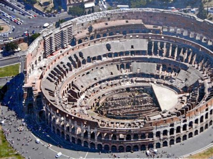 When did the colosseum fall into disrepair?