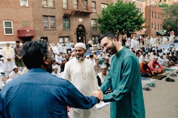 When is zohar namaz?