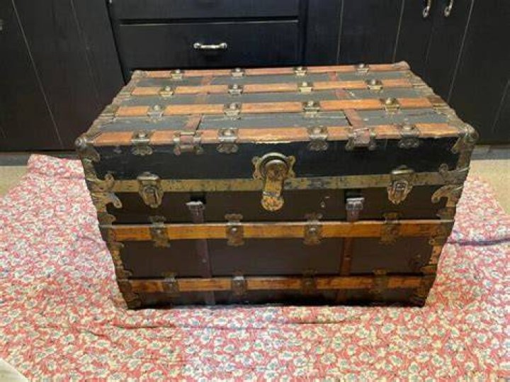 When were steamer trunks used?