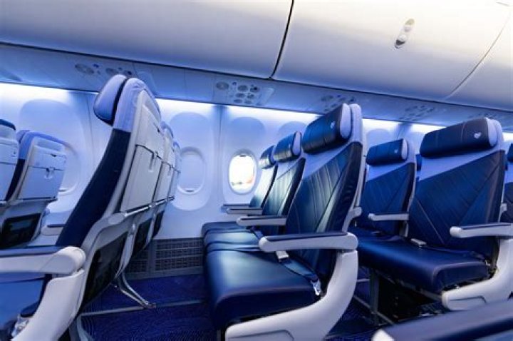 Where are extra legroom seats on tui?