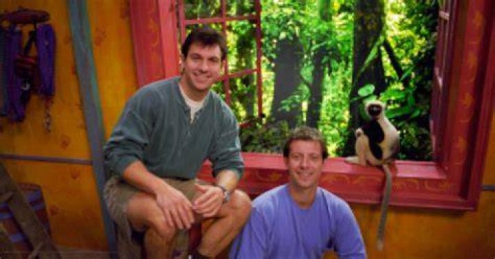 Where does zoboomafoo live?