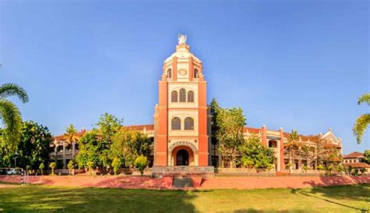 Where is sb college changanassery?