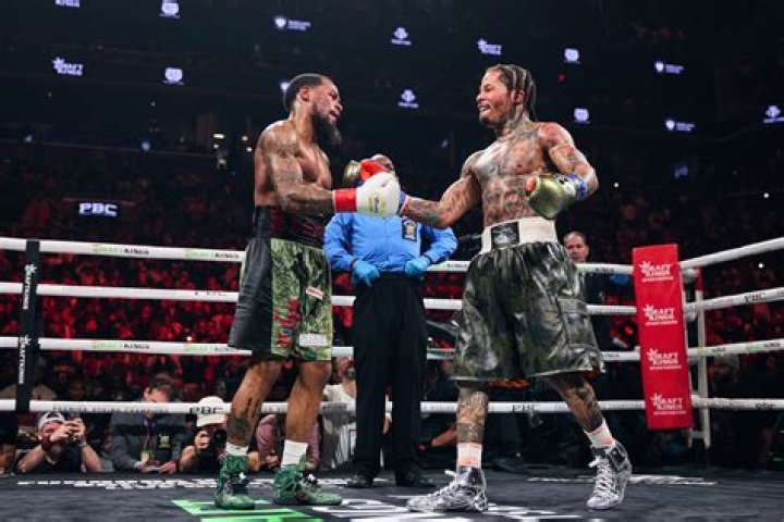 Which boxer did mcgregor fight?