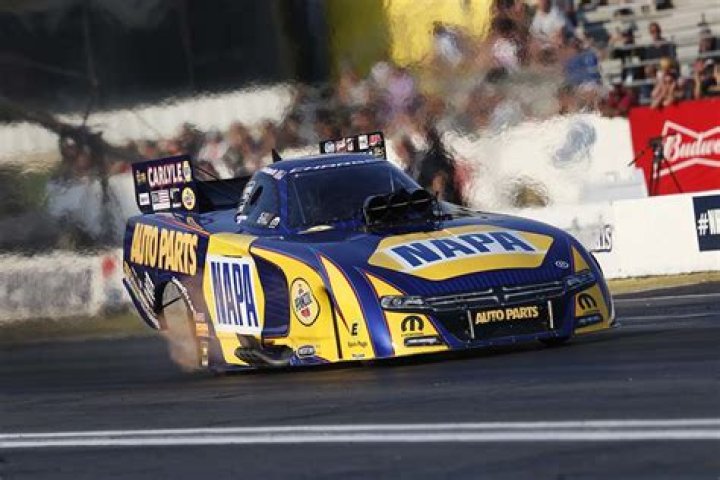 Which is faster dragster vs funny car?