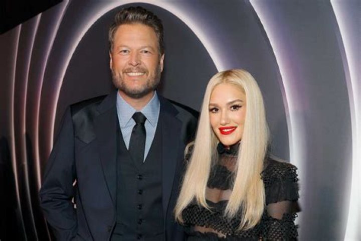 Who is blake shelton violinist?