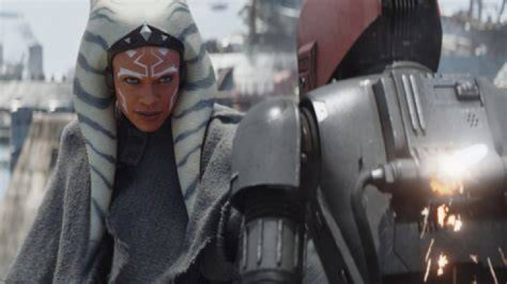 Who is zare leonis sister?