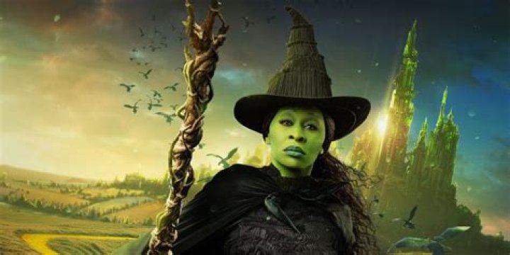 Who plays the witch hunter in merlin?