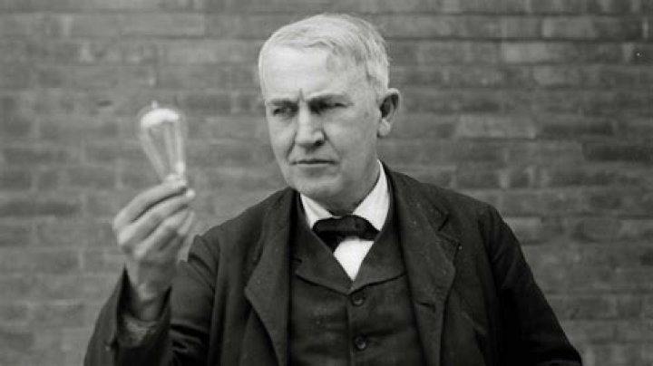 Who really invented the incandescent light bulb?