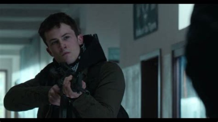 Who shot themselves in 13 reasons why?