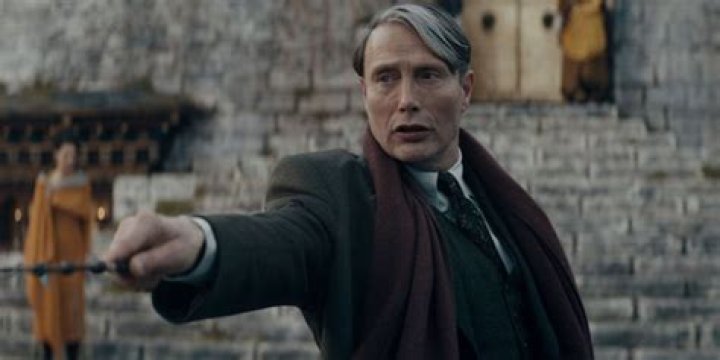 Who steals the elder wand from gregorovitch?