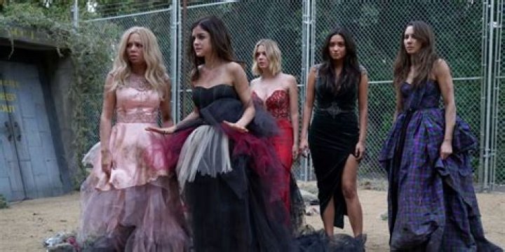 Whos in the dollhouse pll?