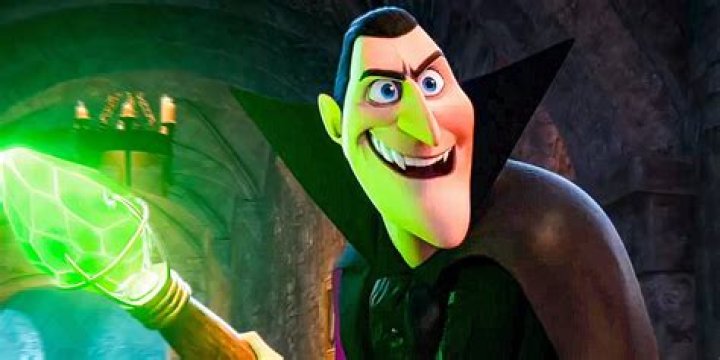 Whose voice is dracula in hotel transylvania?