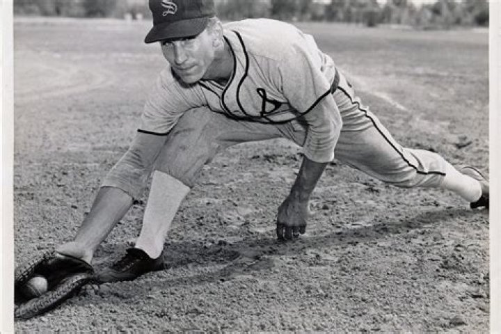 Why is it better to have a left handed first baseman?