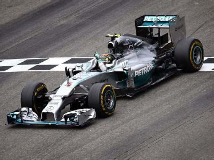 Why mercedes dominating f1?