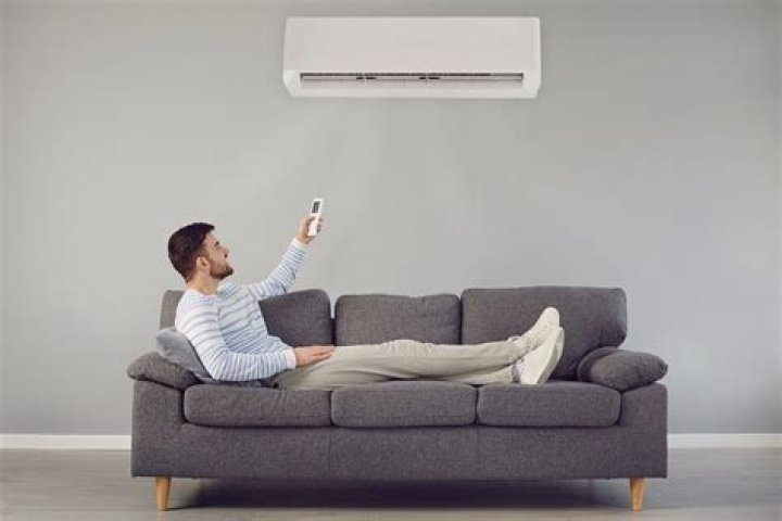 Will air conditioner help dry carpet?
