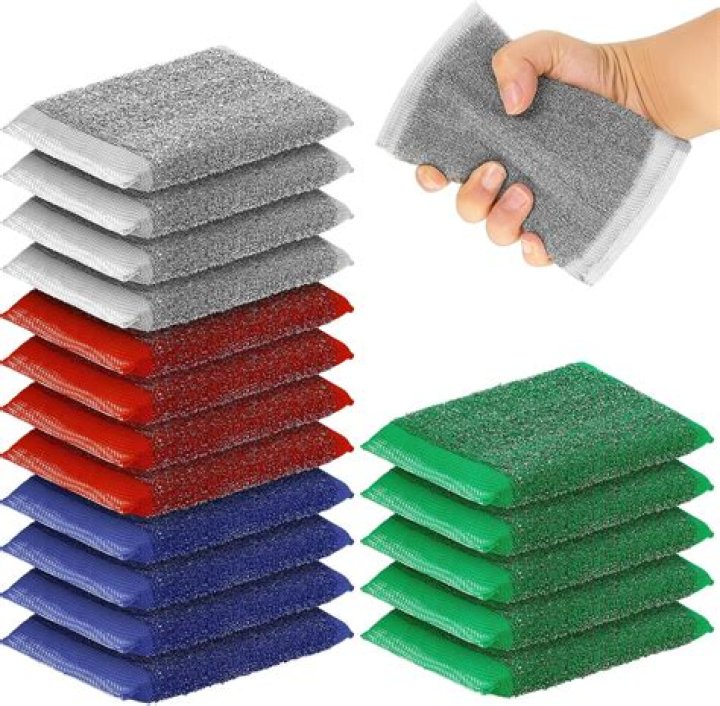 Will melamine sponge scratch glass?