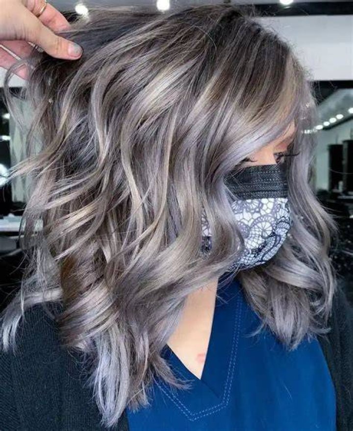 Will platinum blonde cover grey?
